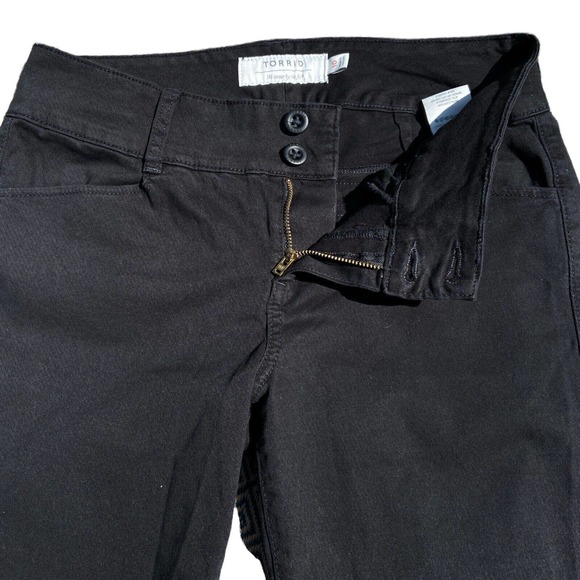 Torrid Black Twill Skinny Trouser Cropped Stretch Size 10‎ - Picture 3 of 6